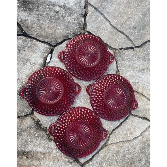 1 Red Indiana Glass scalloped honeycomb pattern dish - Picture 5 of 5